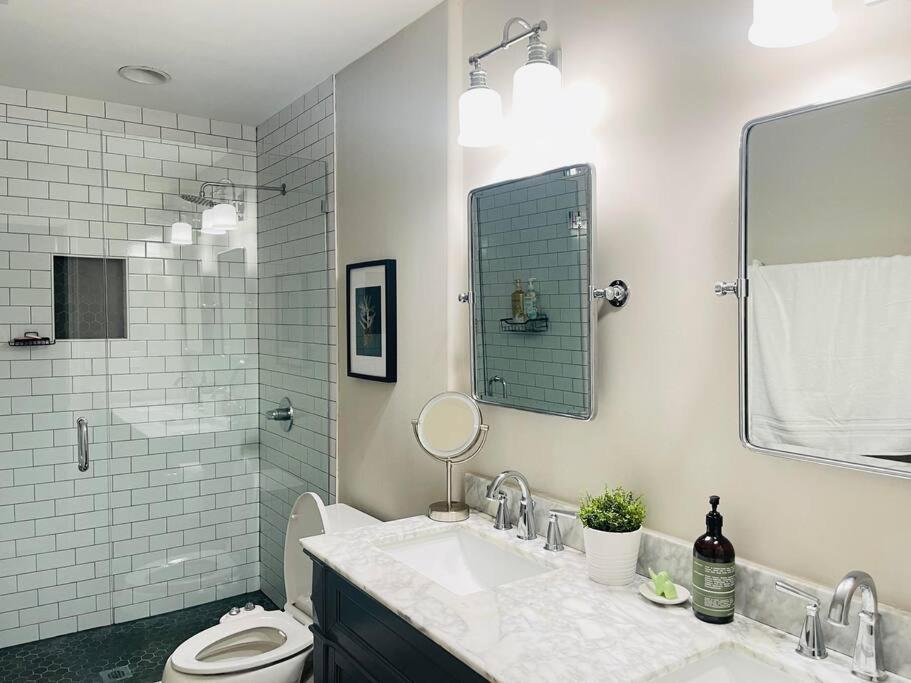 Villa Centrally Located House In High-end Neighborhood Memphis