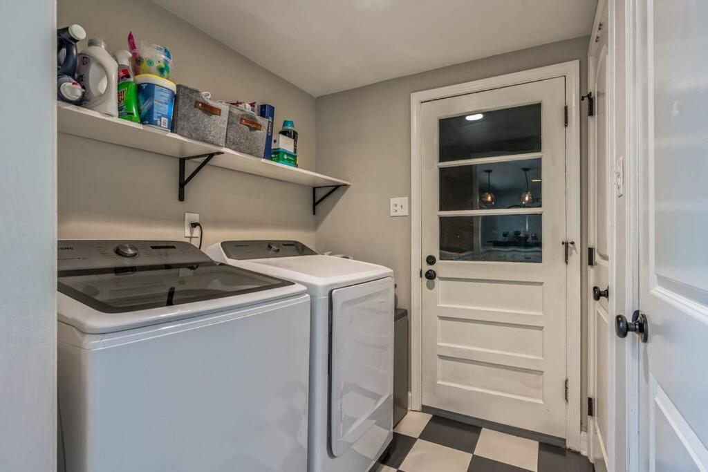 Centrally Located House In High-end Neighborhood Villa